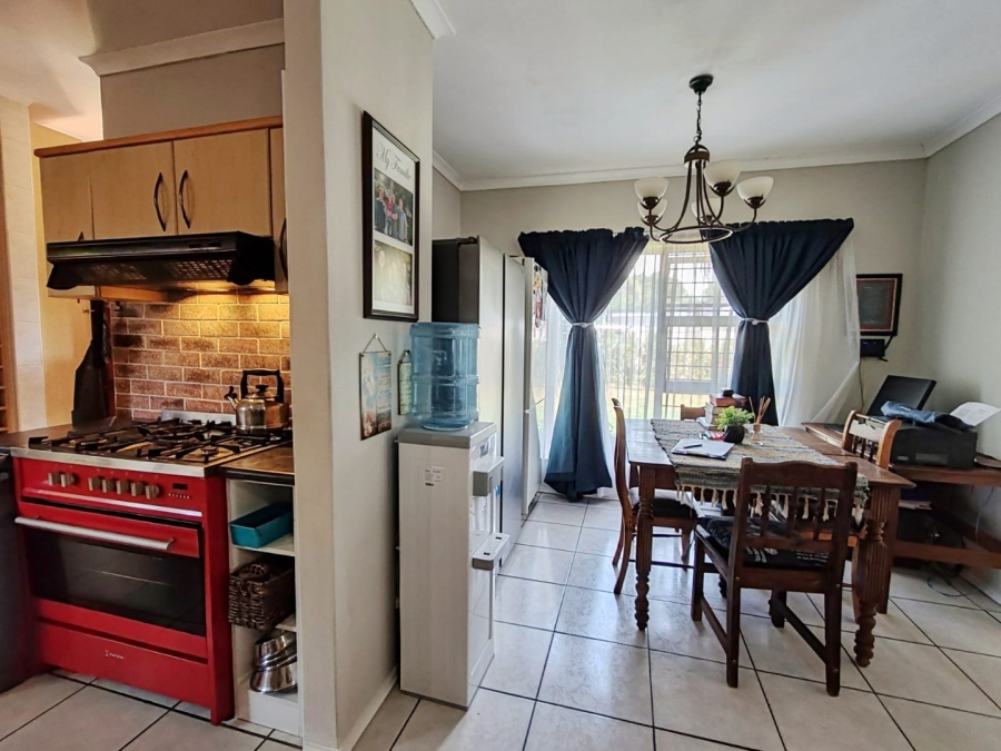 3 Bedroom Property for Sale in The Crest Western Cape